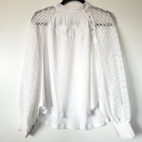 Free People lace and floral detailed thermal, size medium - Picture 5 of 12